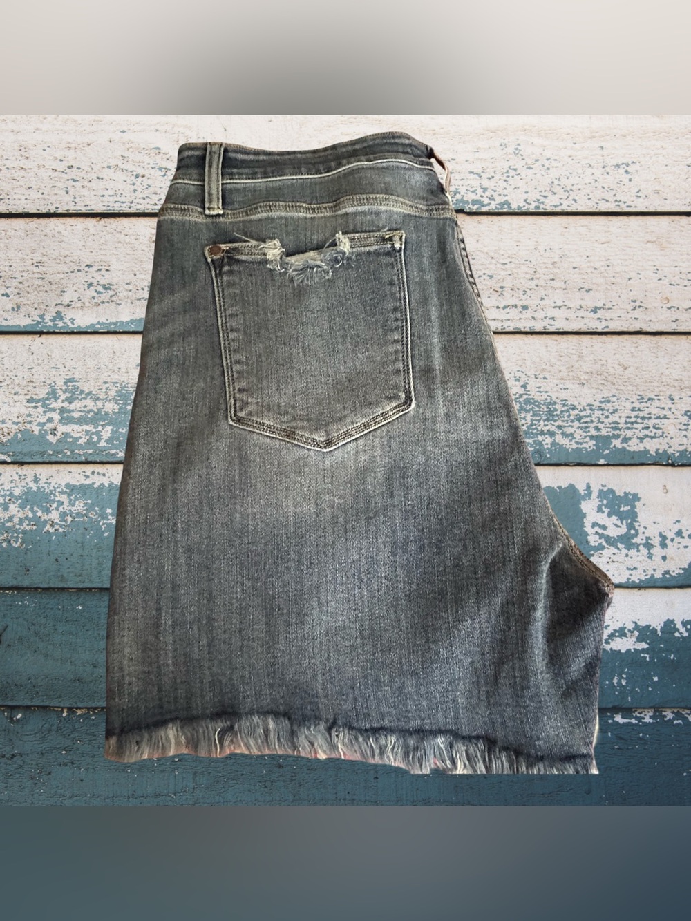 NWT! JUDY BLUE + SIZE SHORTS,MID RISE, DISTRESSED FRINGE HEM, SIZE 3X. MED BLUE. - Picture 2 of 16